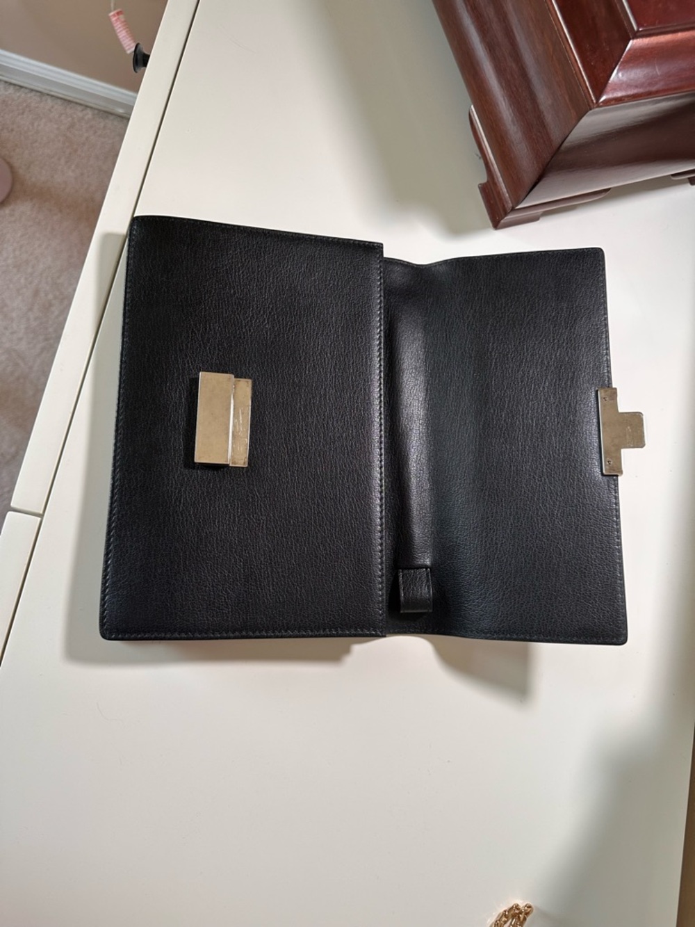 Vintage Gucci Black Leather Two-Way Clutch with Silver Hardware - Picture 3 of 10